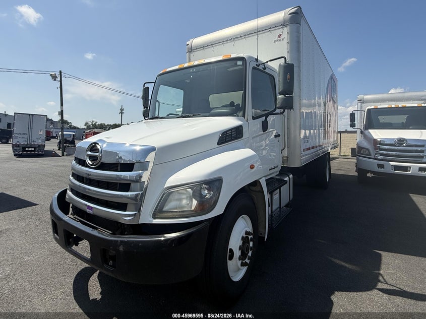 2019 HINO 338 BOX TRUCK auction photo 2