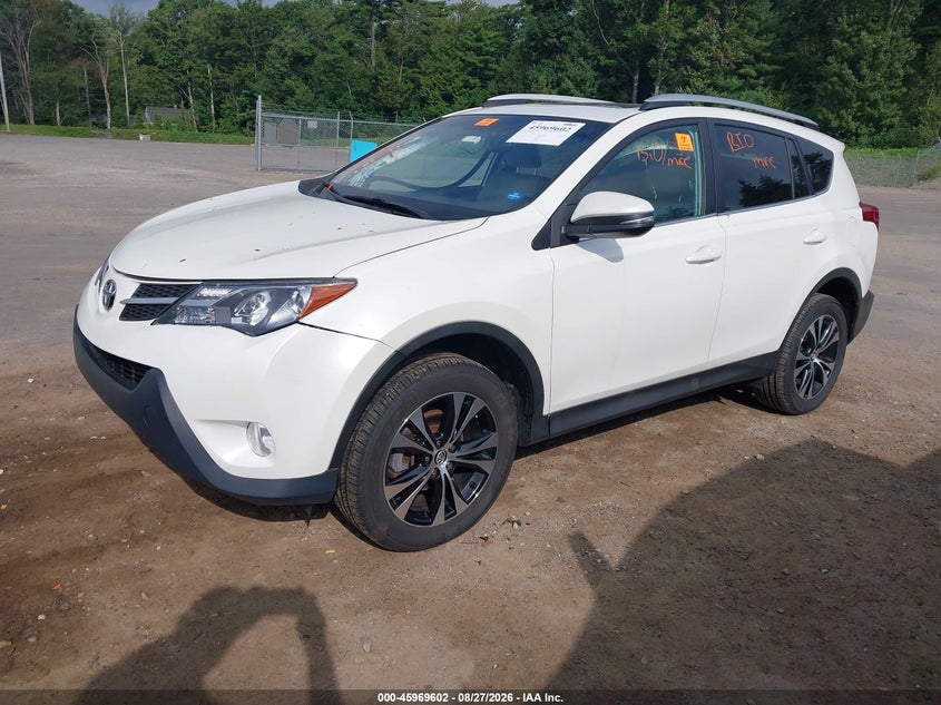 2015 Toyota RAV 4, Biohazard, IAAI, VIN 2T3DFREV0FW314177 — photo 2