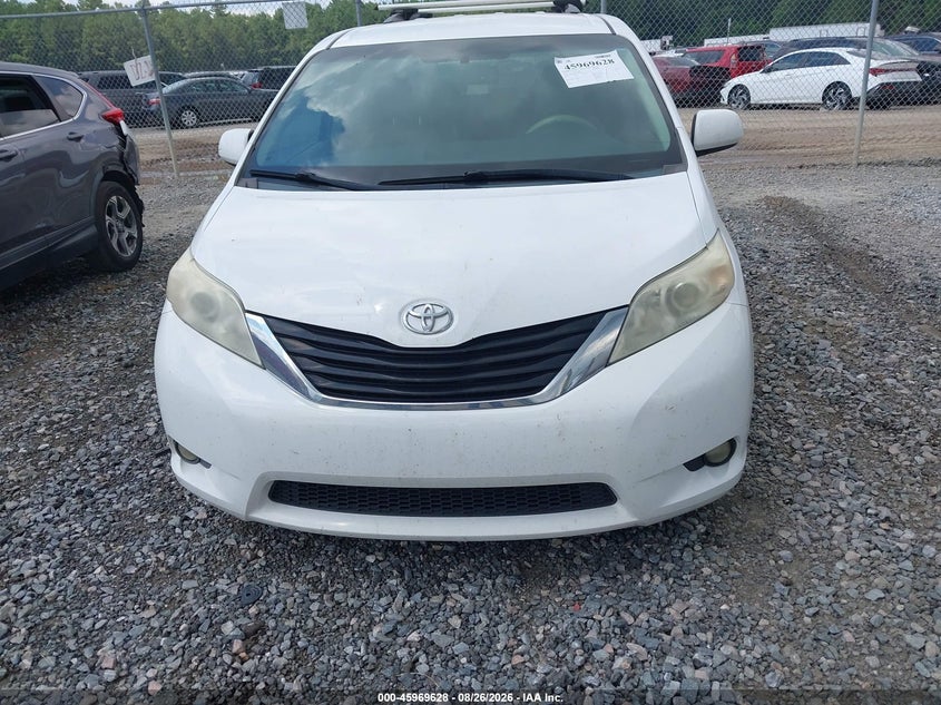 2014 TOYOTA SIENNA auction photo 6