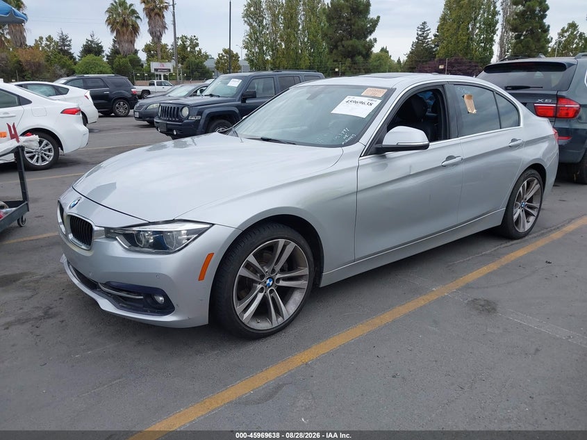2017 BMW 3er, Repossession, IAAI, VIN WBA8B9G3XHNU53491 — photo 2