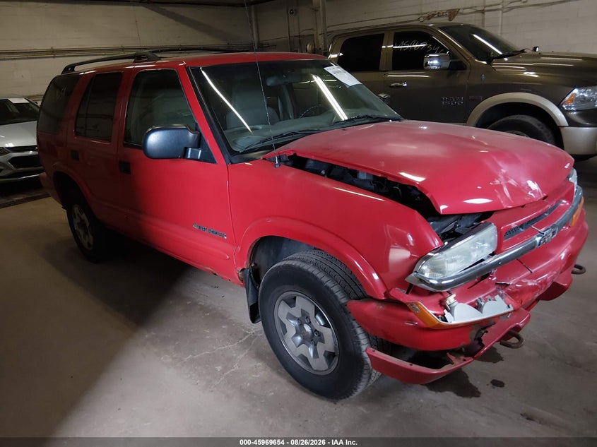 2004 CHEVROLET BLAZER auction photo 1