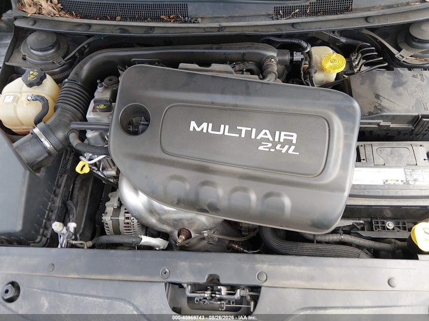 Фото 10 - CHRYSLER 200