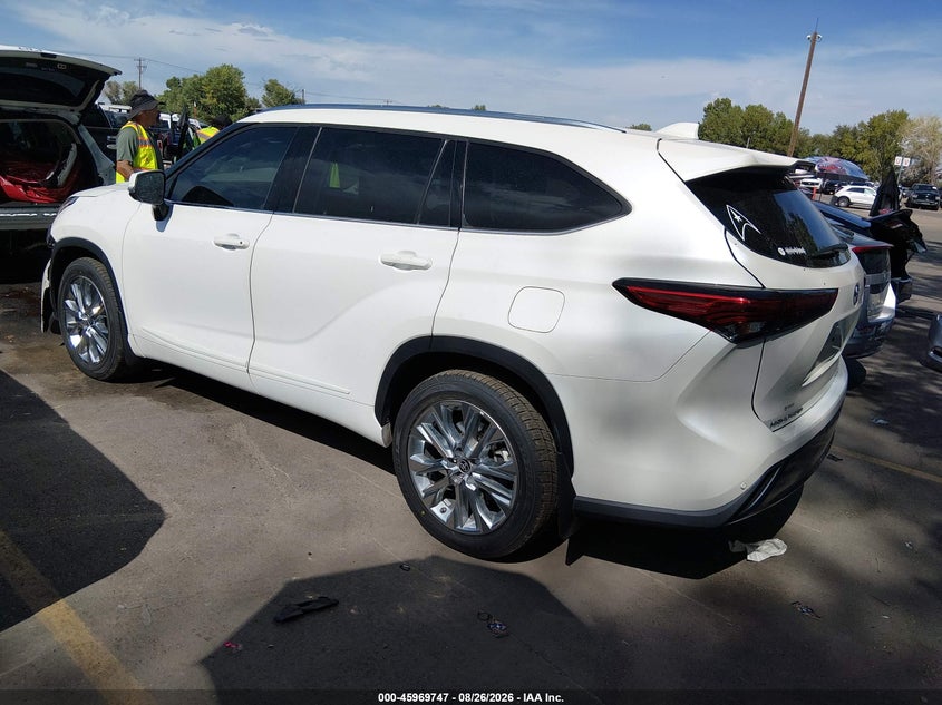 2021 TOYOTA HIGHLANDER auction photo 3