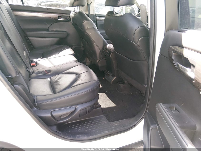 2021 TOYOTA HIGHLANDER auction photo 8