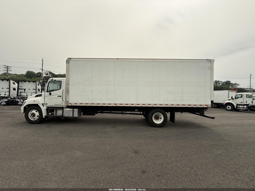 2019 HINO 268A BOX TRUCK auction photo 7