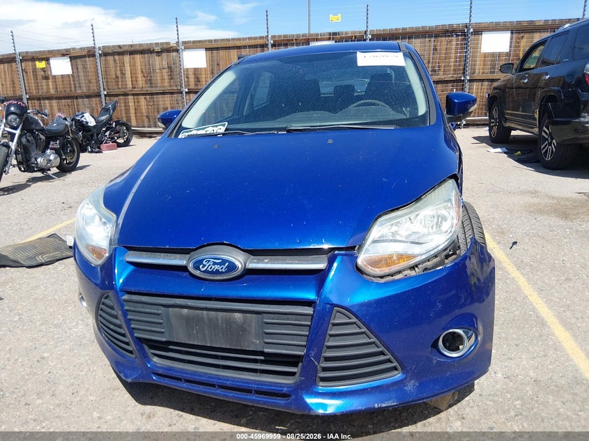 2012 FORD FOCUS SE · Фото 12