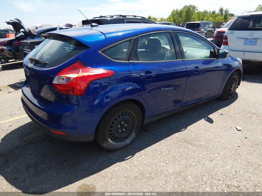 2012 FORD FOCUS SE · Фото 4
