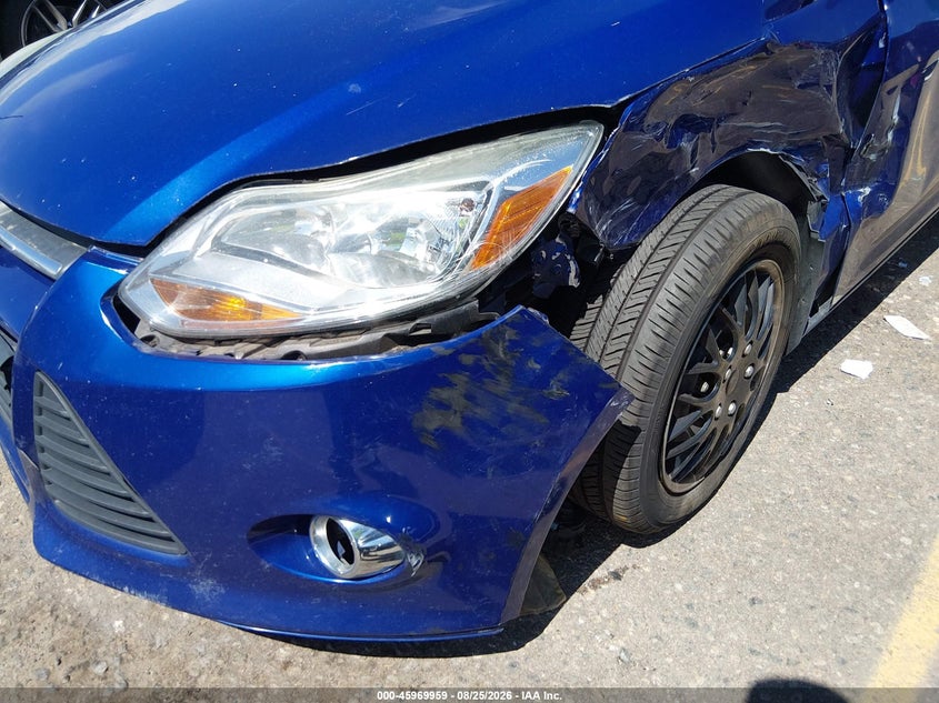 2012 FORD FOCUS SE · Фото 6