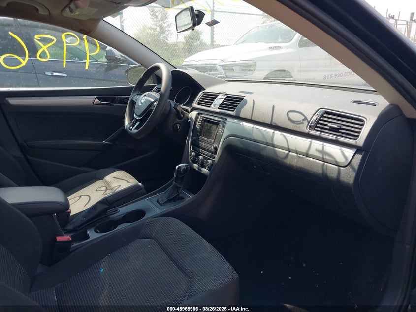 2017 VOLKSWAGEN PASSAT auction photo 5