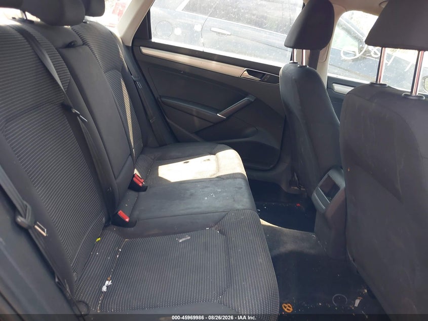 2017 VOLKSWAGEN PASSAT auction photo 8