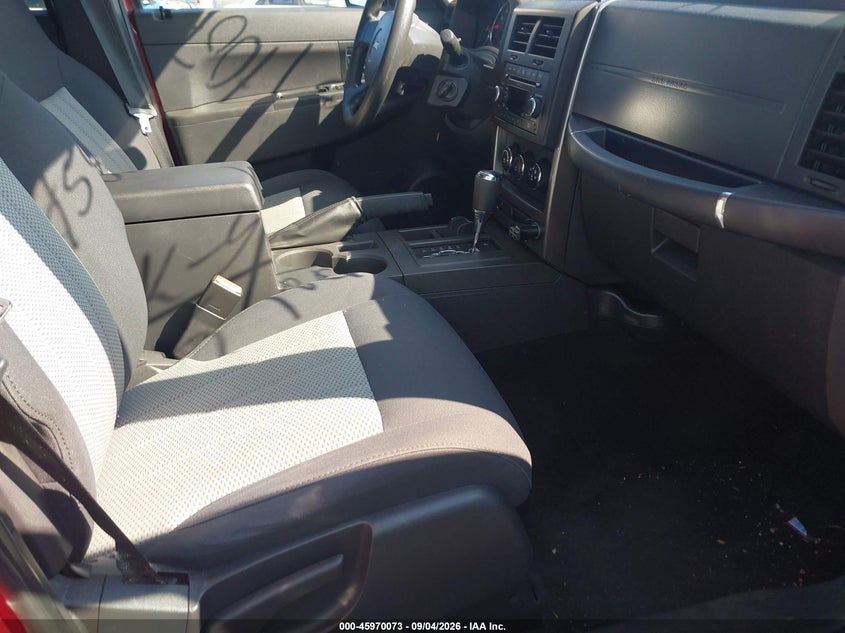 2010 JEEP LIBERTY auction photo 5