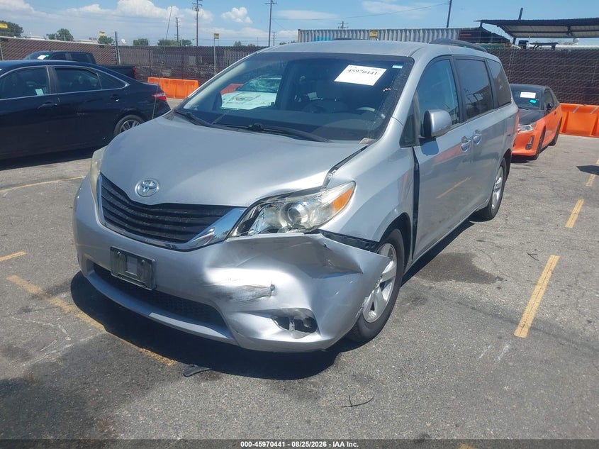 2014 Toyota Sienna, Left Front, IAAI, VIN 5TDKK3DC0ES497726 — photo 2