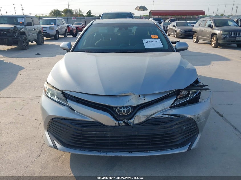 TOYOTA CAMRY - zdjęcie 12
