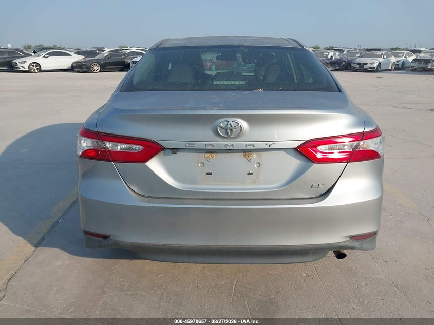 TOYOTA CAMRY - zdjęcie 16