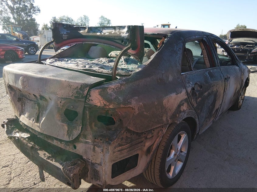 2013 TOYOTA COROLLA auction photo 4
