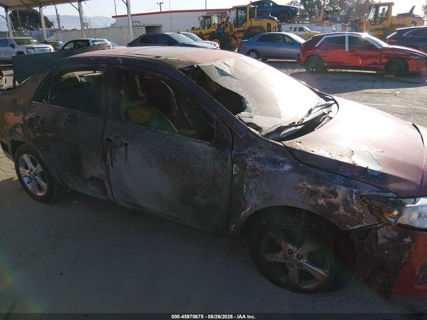 2013 TOYOTA COROLLA auction photo 6