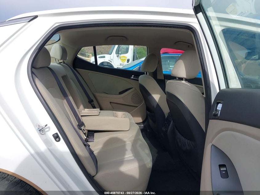 2012 KIA OPTIMA HYBRID auction photo 8