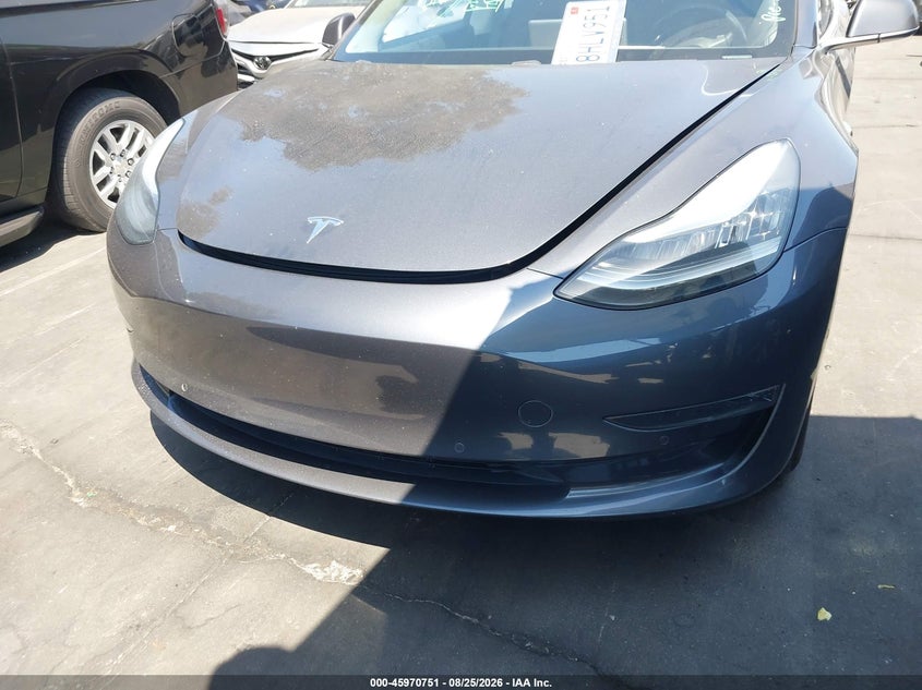 TESLA MODEL 3 - zdjęcie 13