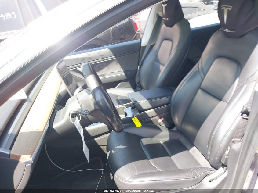 TESLA MODEL 3 - zdjęcie 21