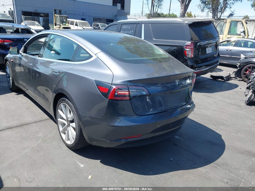 TESLA MODEL 3 - zdjęcie 3