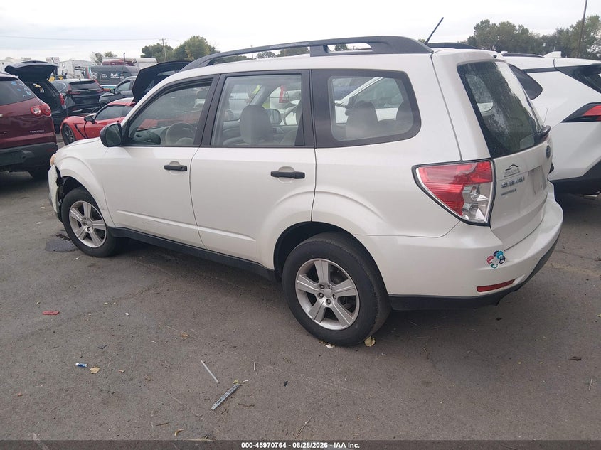 2013 SUBARU FORESTER auction photo 3