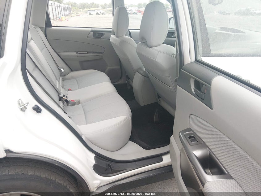 2013 SUBARU FORESTER auction photo 8