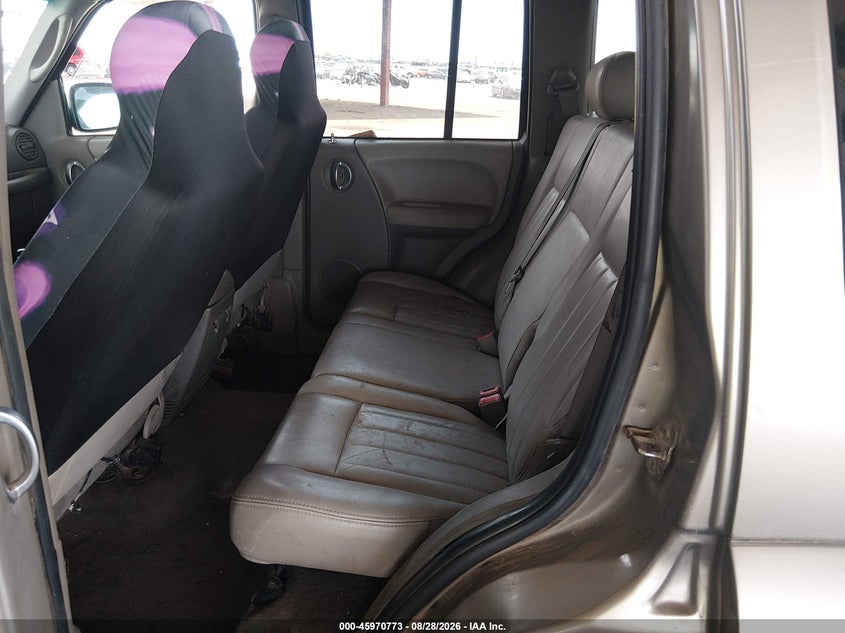 2005 JEEP LIBERTY auction photo 8