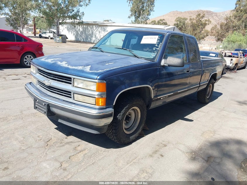 1998 CHEVROLET C1500 auction photo 2