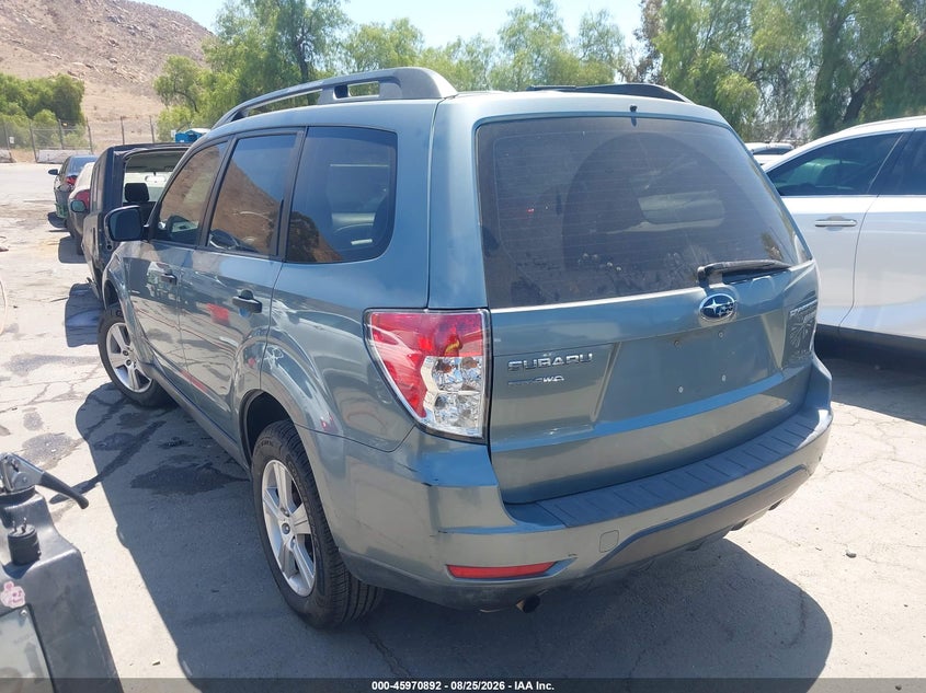 2011 SUBARU FORESTER auction photo 3