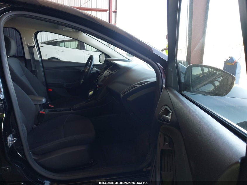 2017 FORD FOCUS auction photo 5