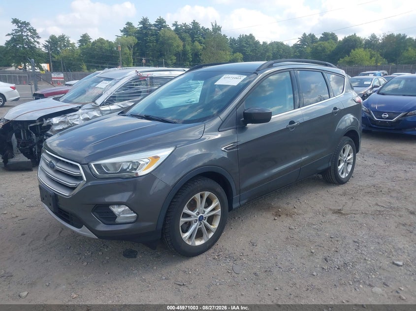 Vin: 1fmcu9gd6hua73713, lot: 46470222, ford escape se 20172