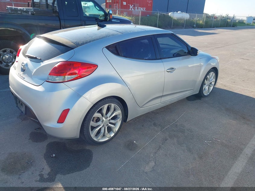 2012 HYUNDAI VELOSTER auction photo 4
