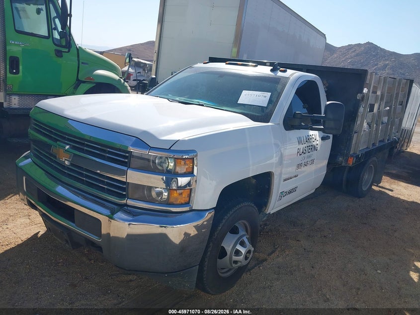 2017 CHEVROLET SILVERADO 3500HD CHASSIS auction photo 2