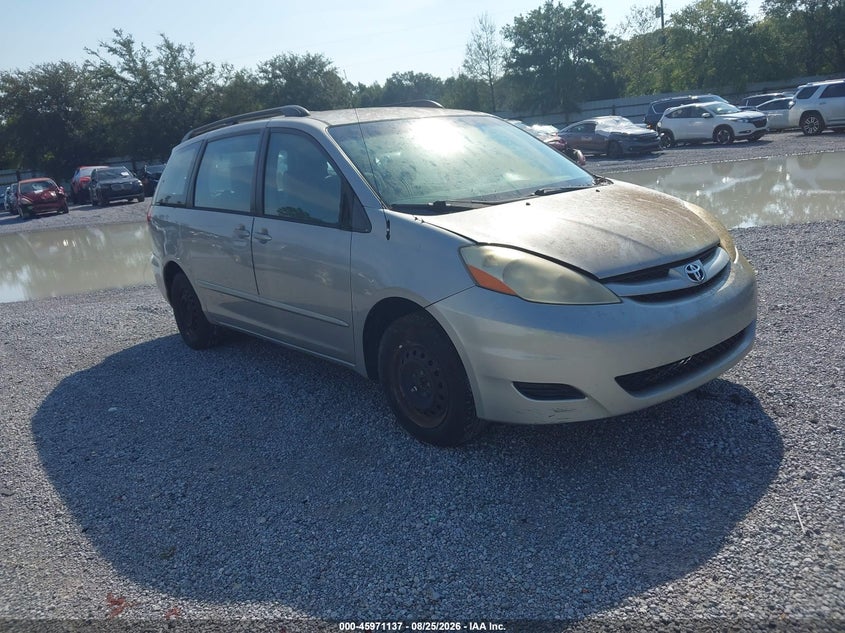 2008 TOYOTA SIENNA auction photo 1