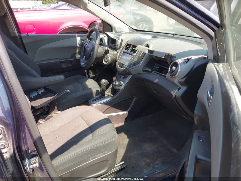 2016 CHEVROLET SONIC auction photo 5