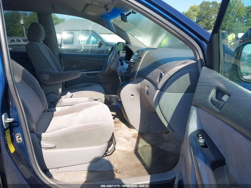 2006 TOYOTA SIENNA auction photo 5