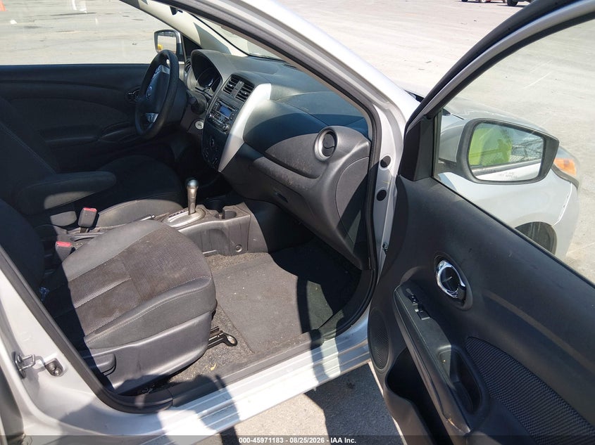 2016 NISSAN VERSA auction photo 5