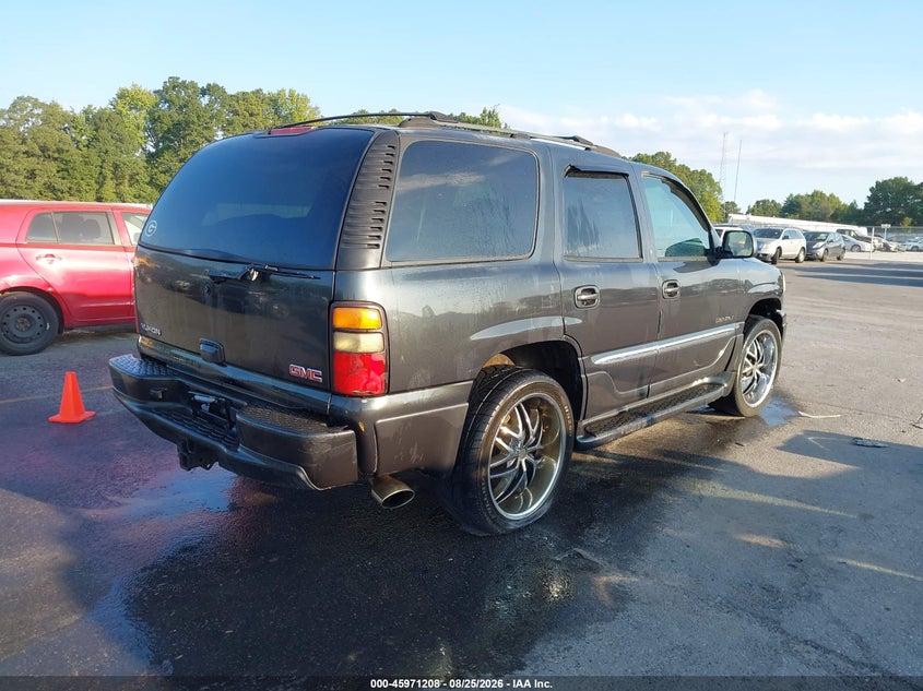 2004 GMC YUKON auction photo 4
