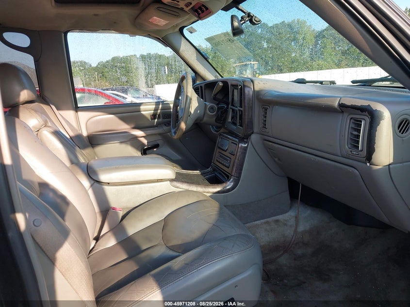 2004 GMC YUKON auction photo 5