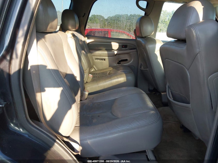 2004 GMC YUKON auction photo 8
