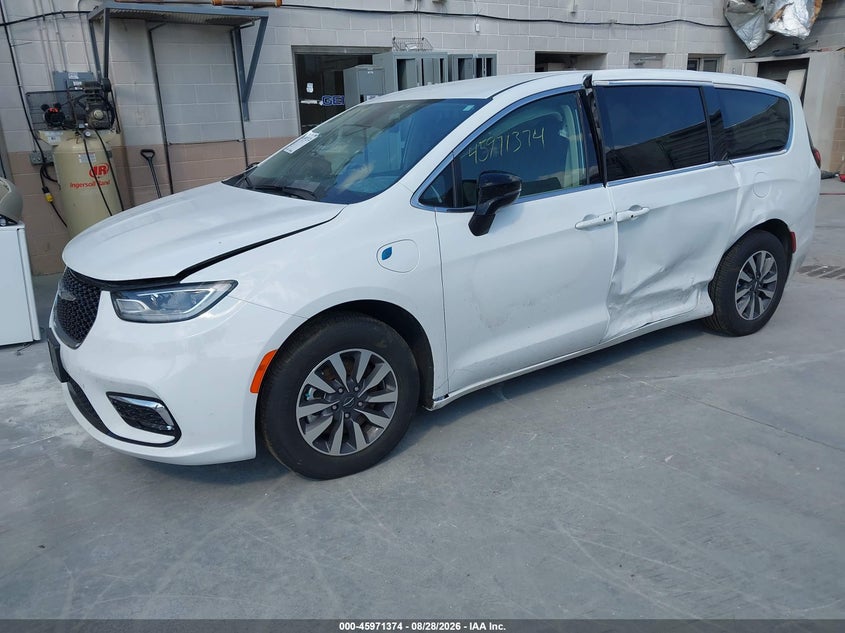 2024 CHRYSLER PACIFICA HYBRID auction photo 2