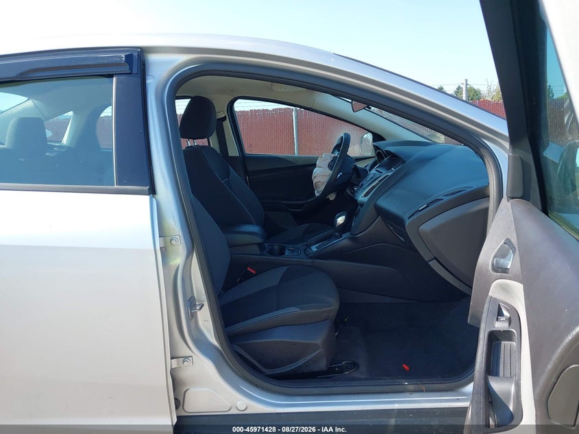 2014 FORD FOCUS auction photo 5