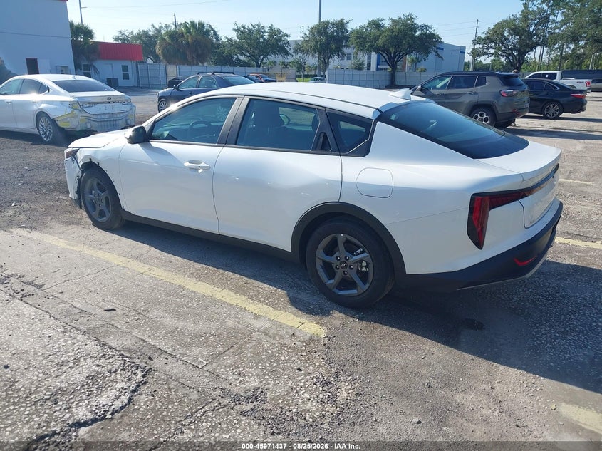 2025 KIA K4 auction photo 3