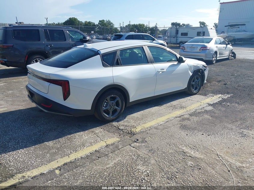 2025 KIA K4 auction photo 4