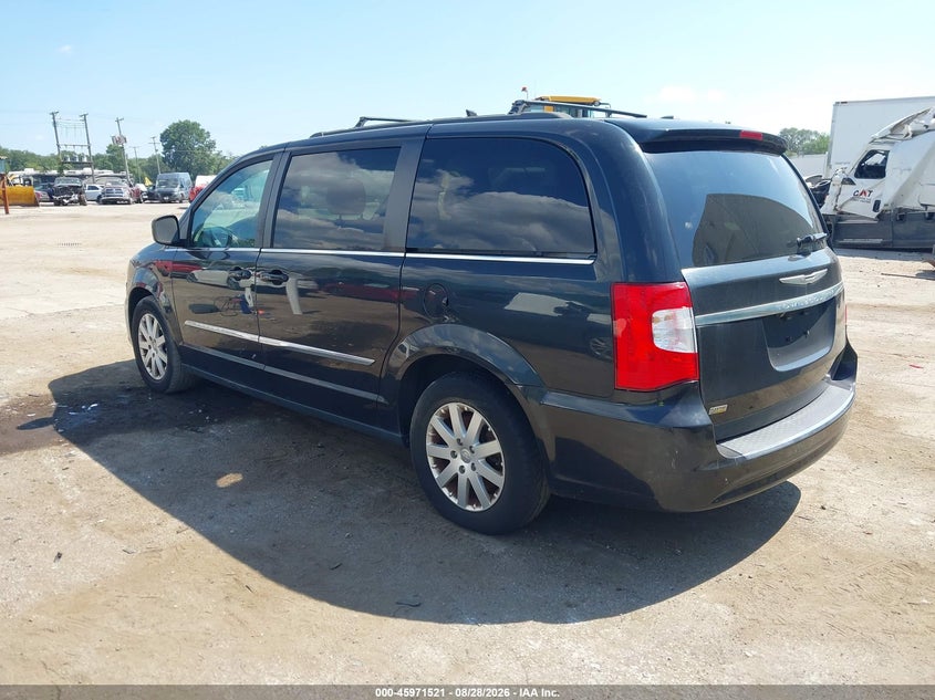 2016 CHRYSLER TOWN & COUNTRY auction photo 3