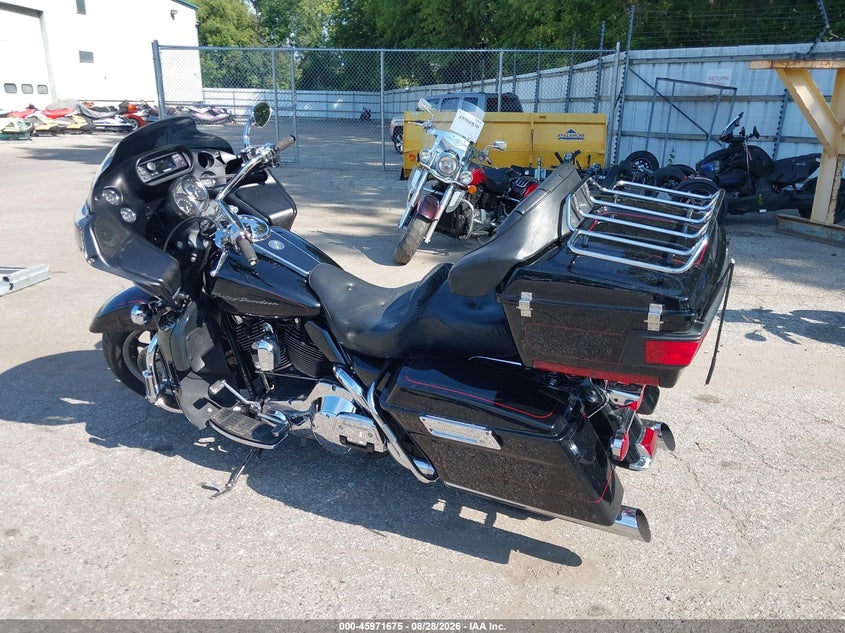 2002 HARLEY-DAVIDSON FLTRI auction photo 3