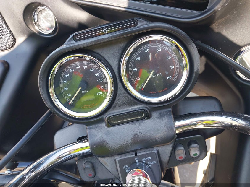 2002 HARLEY-DAVIDSON FLTRI auction photo 7