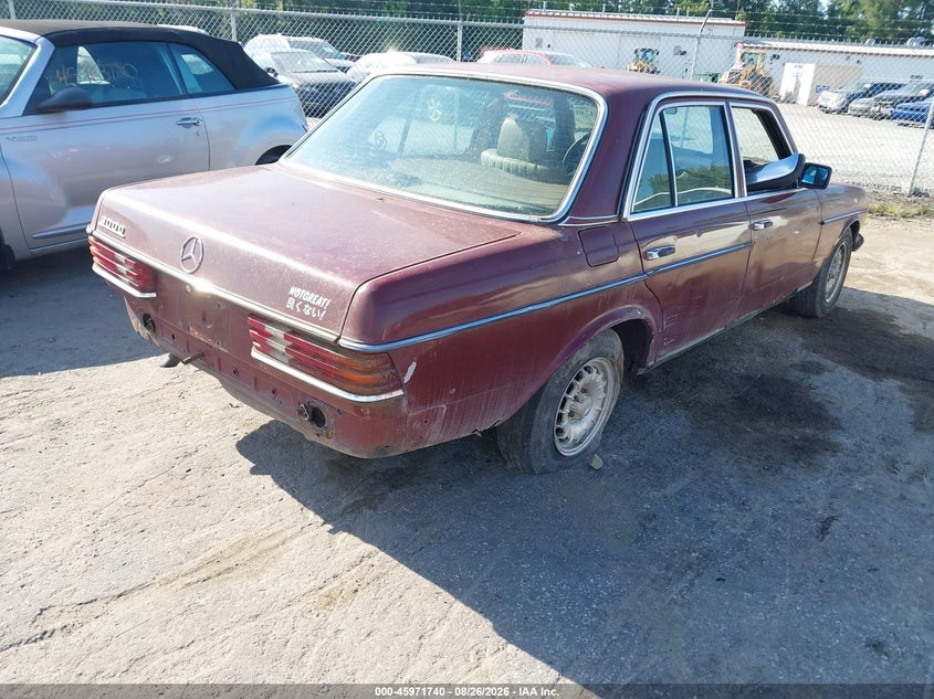 1983 MERCEDES-BENZ B auction photo 4