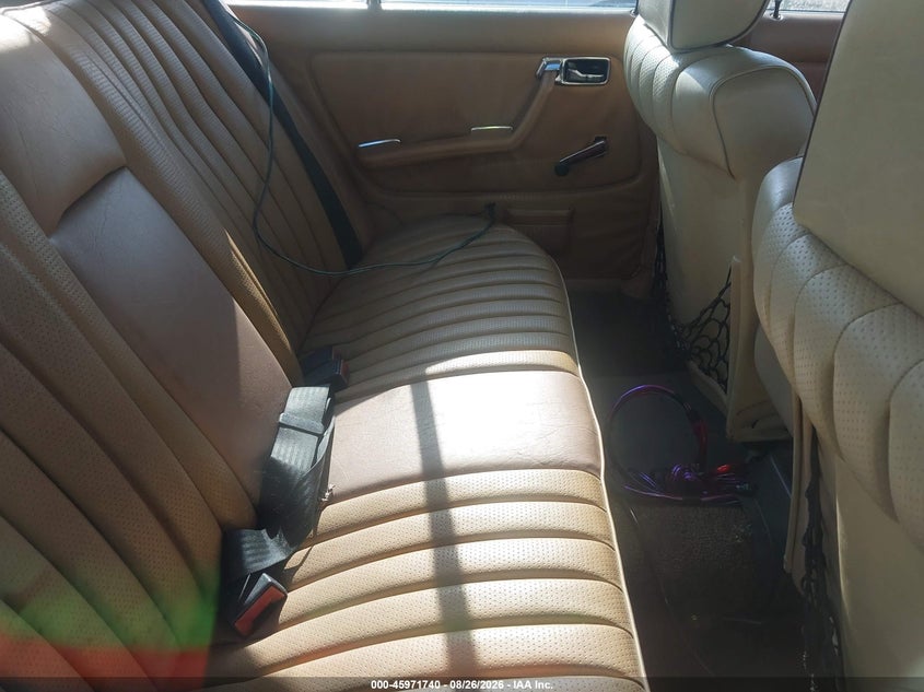 1983 MERCEDES-BENZ B auction photo 8
