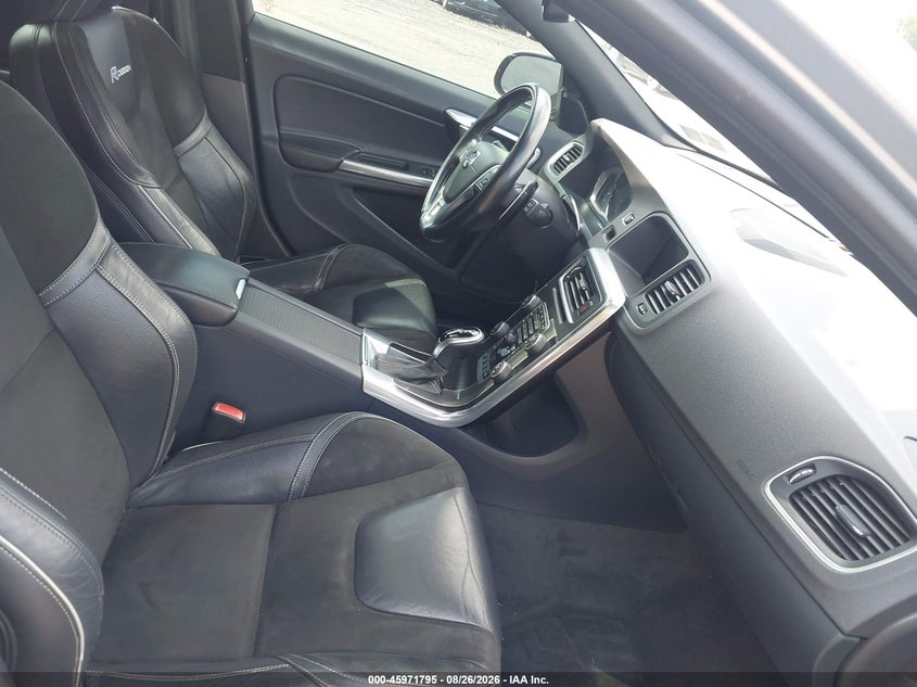 VOLVO V60 2015 VIN YV1902SH8F1190410